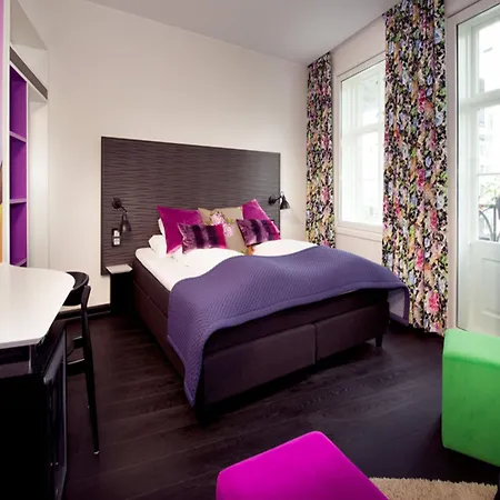 No13 Hotell 4*