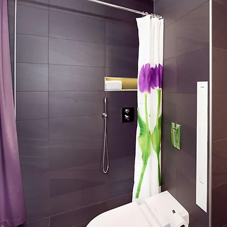 No13 Hotell 4*