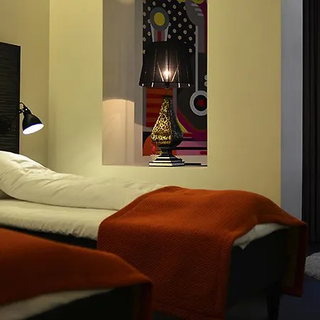 No13 Hotell 4*